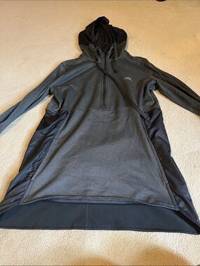 Womens adidas Half Zip workout pullover - size M